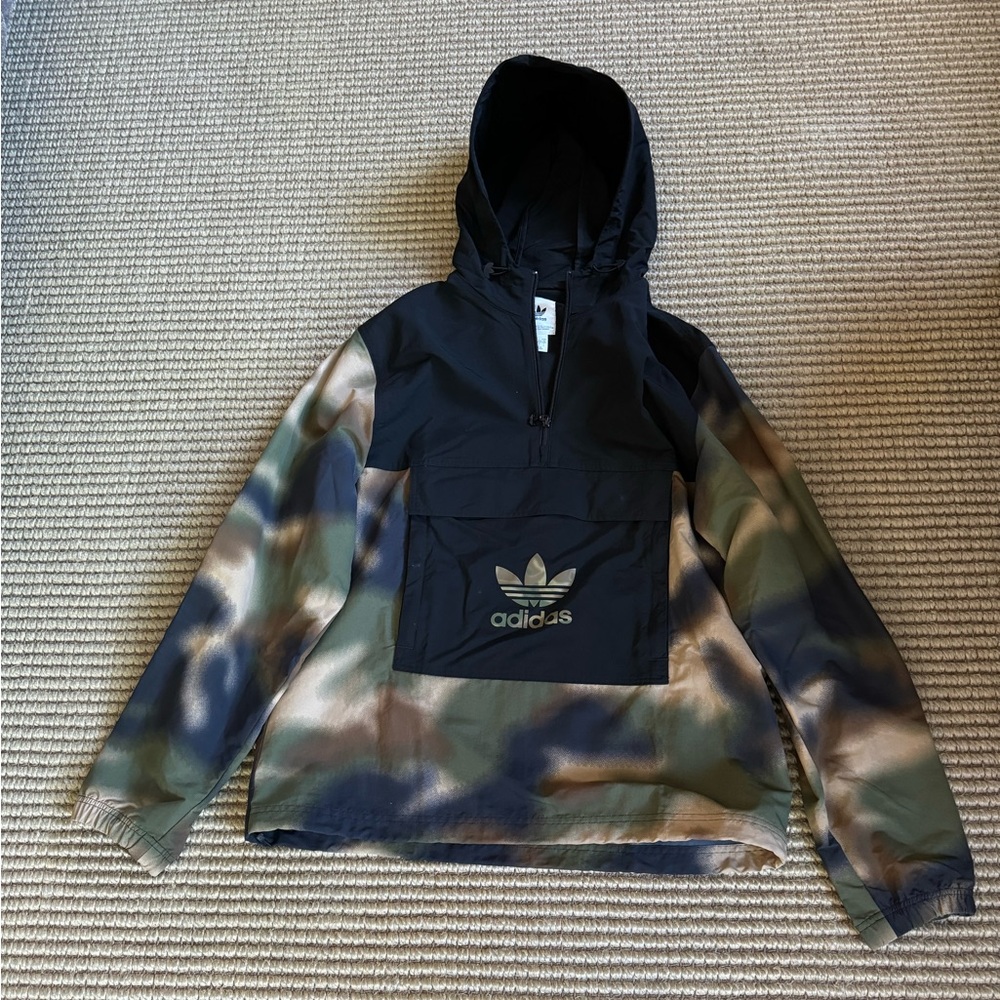 Adidas Originals Camo Windbreaker Hoodie Jacket Black and Camo Size L pockets